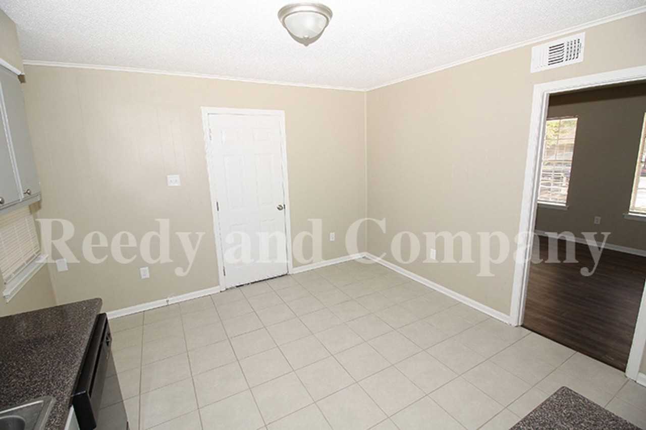 3230 Sweet Springs Dr - Photo 4 of 18