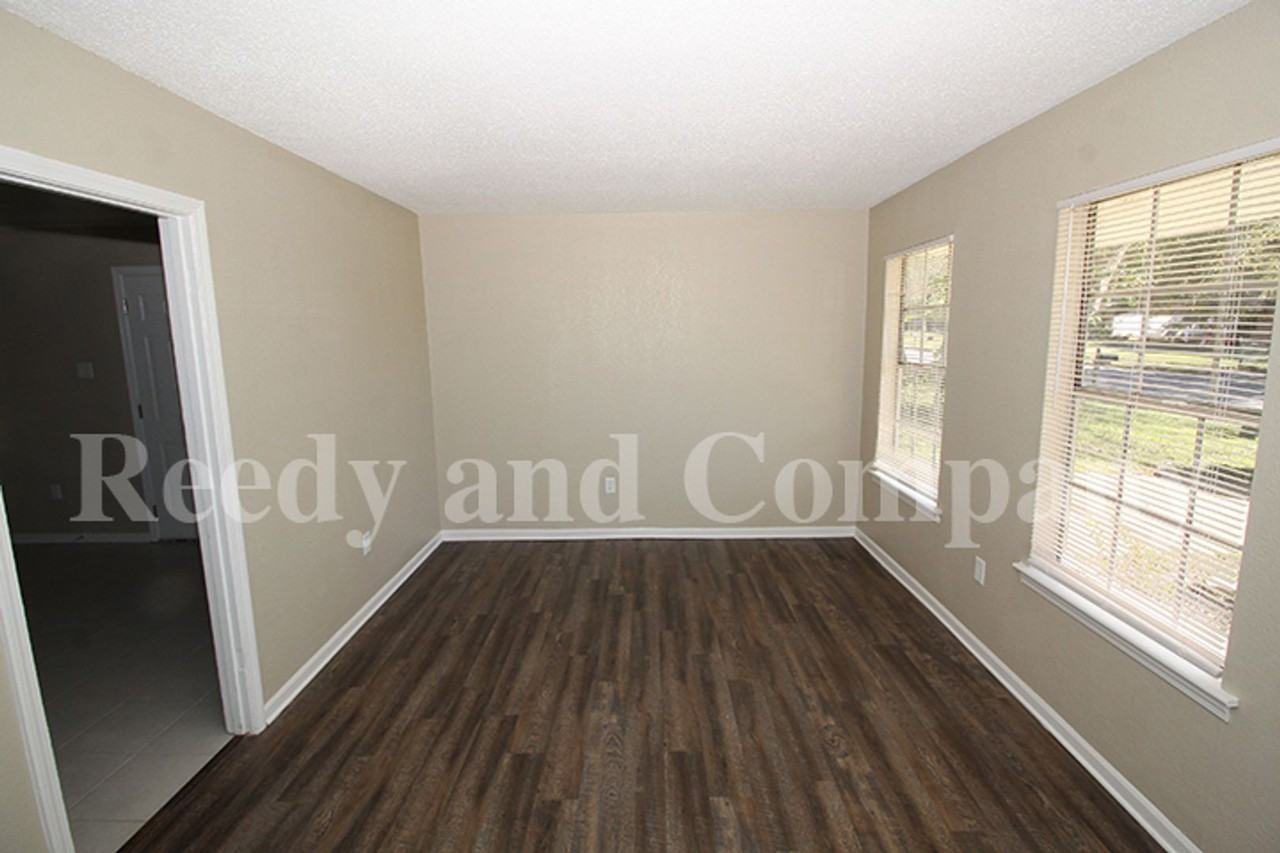 3230 Sweet Springs Dr - Photo 5 of 18