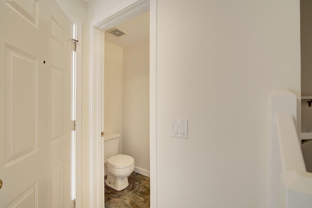 10248 Ne 138th Pl #B3 - Photo 4 of 27