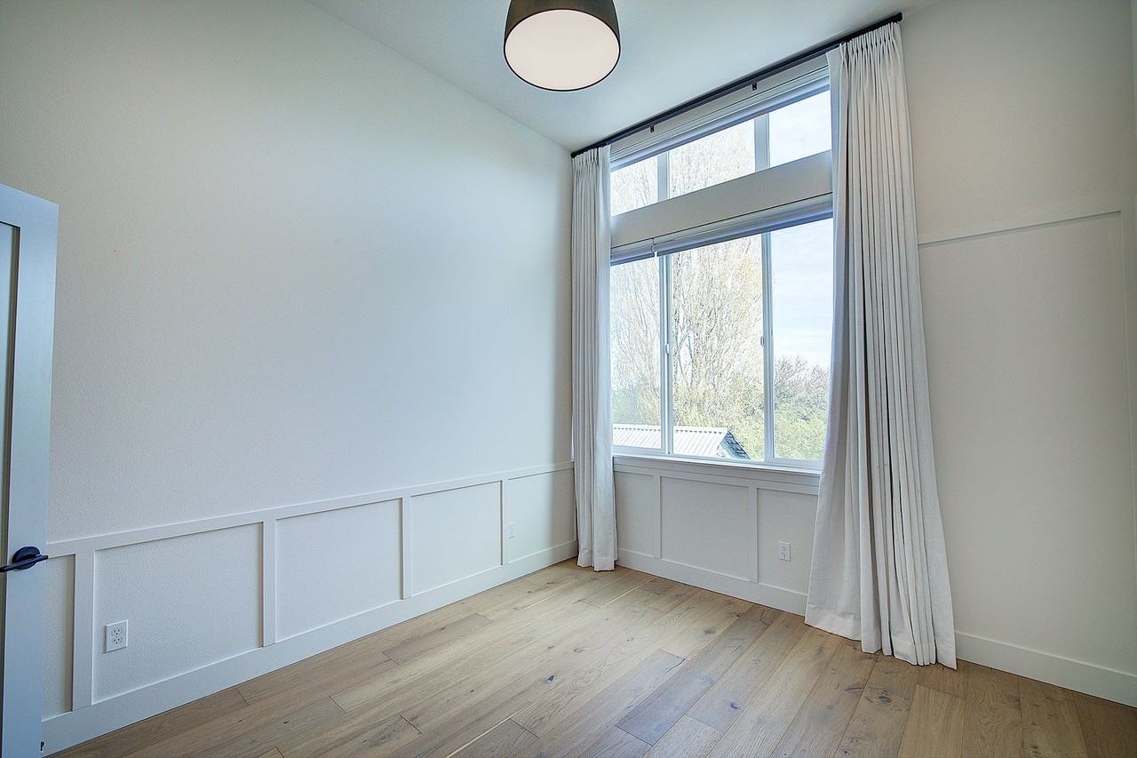 908 N 46th St #E - Photo 5 of 25