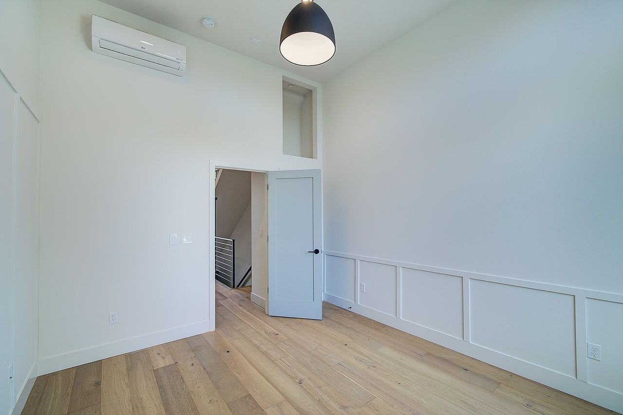 908 N 46th St #E - Photo 6 of 25