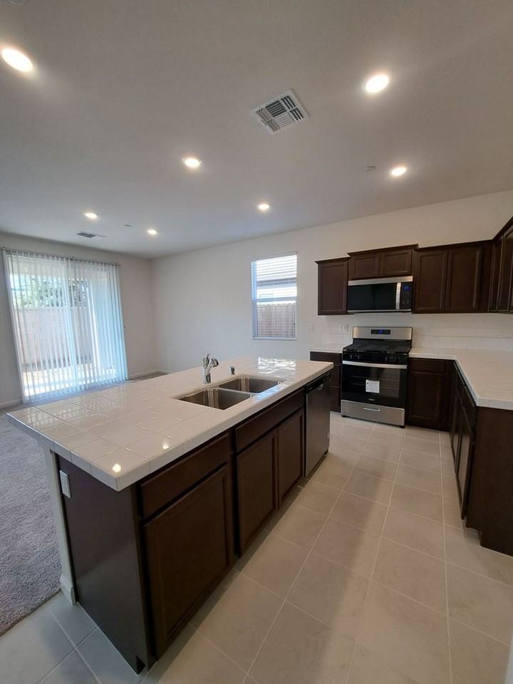 603 N Filbert Ave - Photo 4 of 20