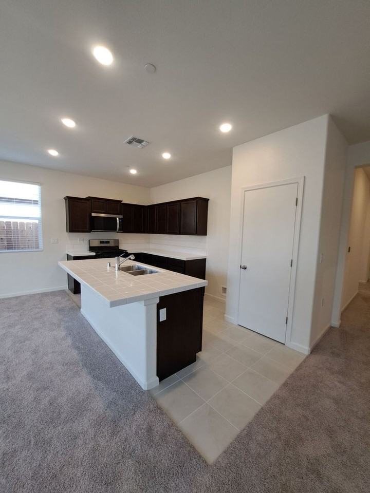 603 N Filbert Ave - Photo 5 of 20