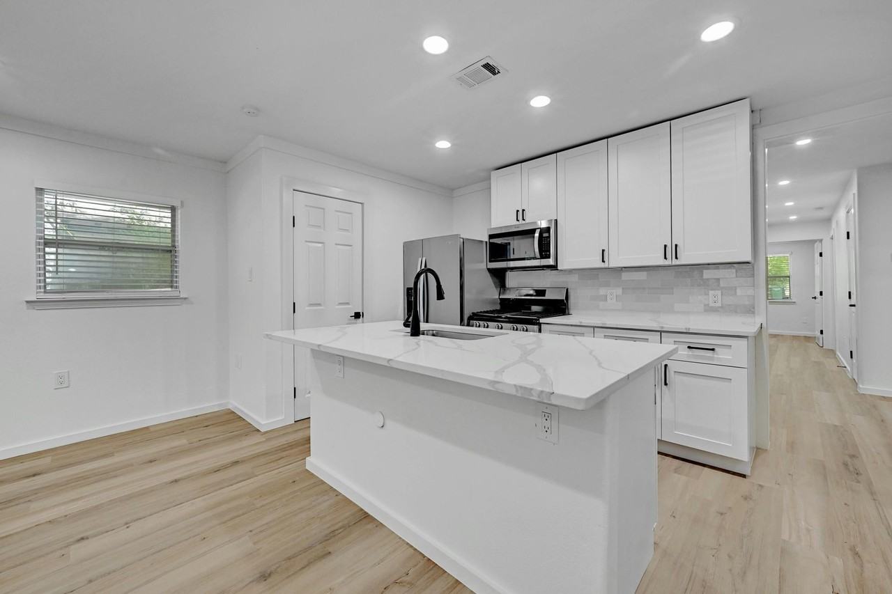 1913 David St - Photo 4 of 27