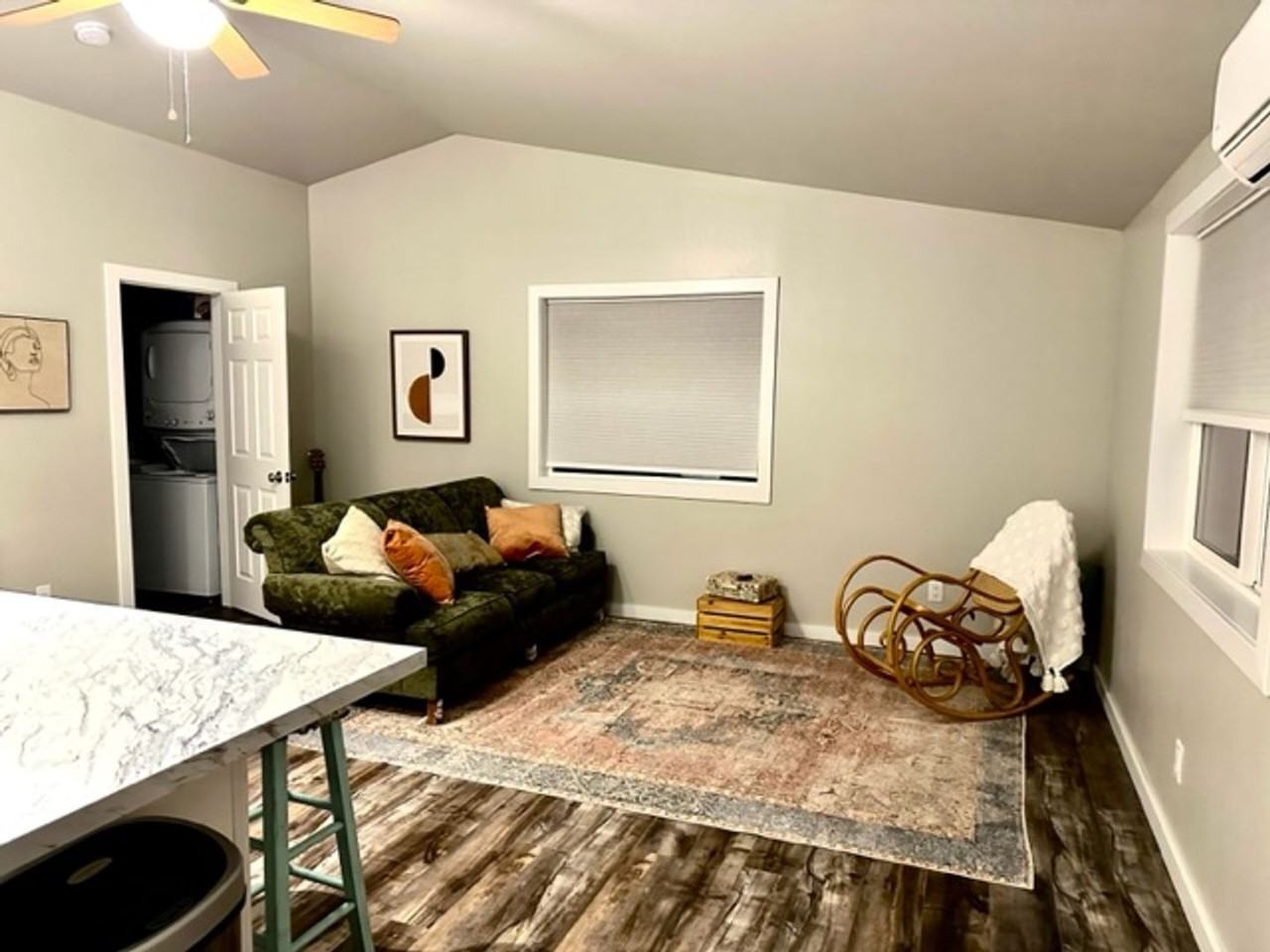 553 Park Ave - Photo 2 of 7