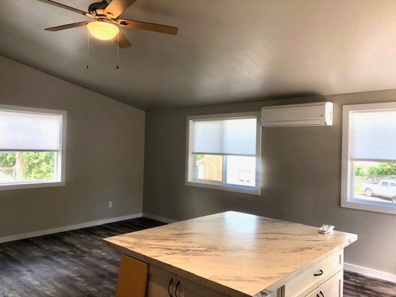 553 Park Ave - Photo 7 of 7