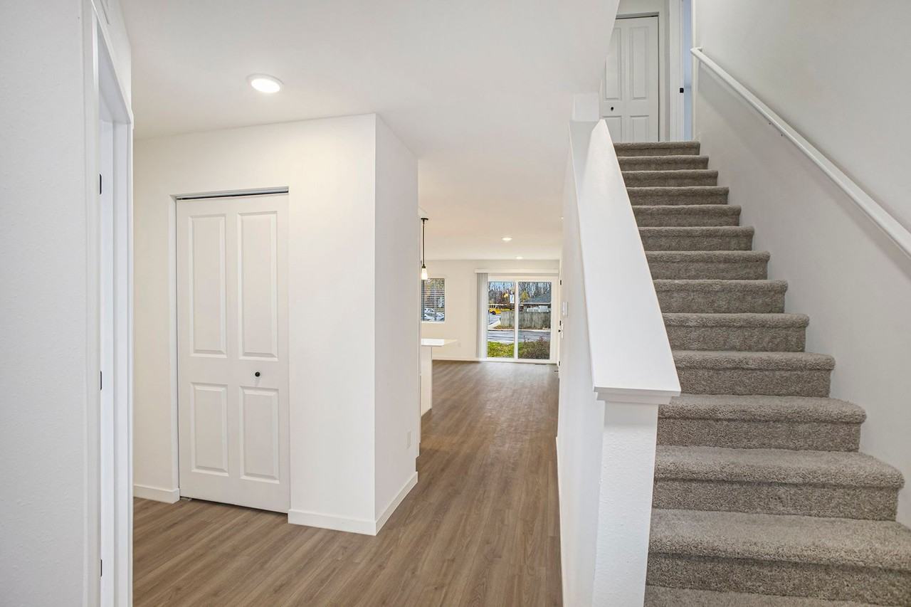 1910 Constantine Ct - Photo 7 of 24