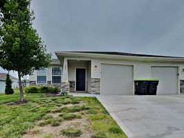 featured image of 203 Sw Lily St