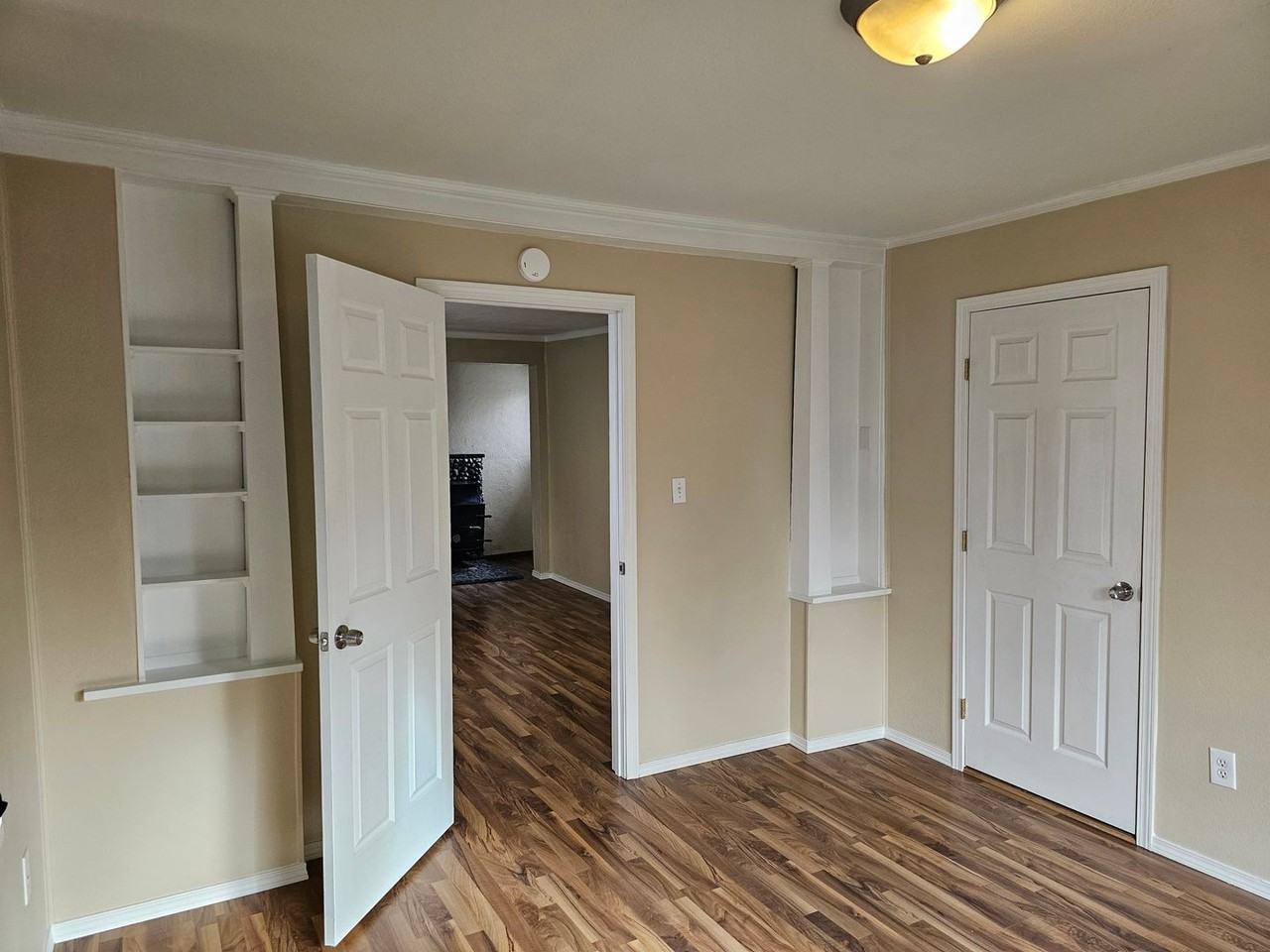 308 Centre St S - Photo 6 of 16