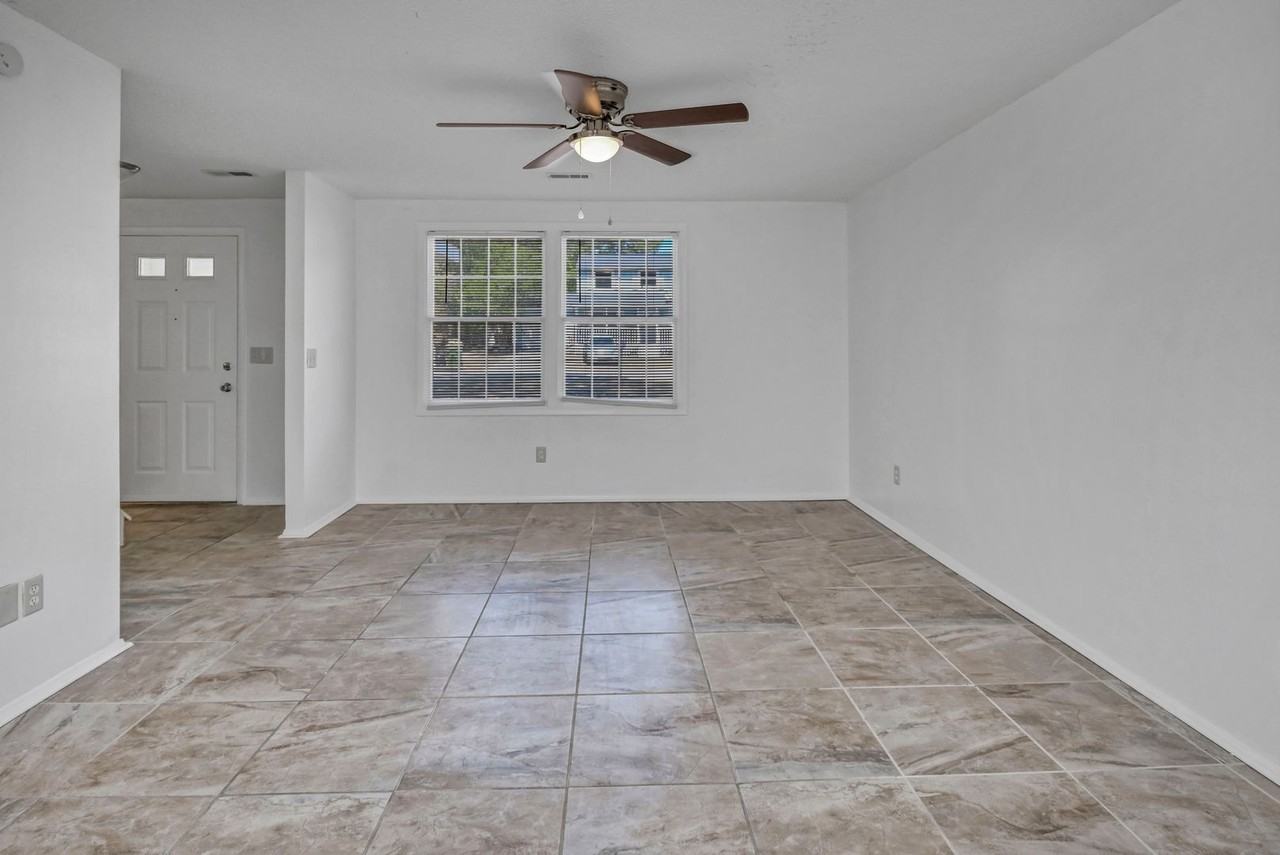 220 N Donar Dr - Photo 6 of 48