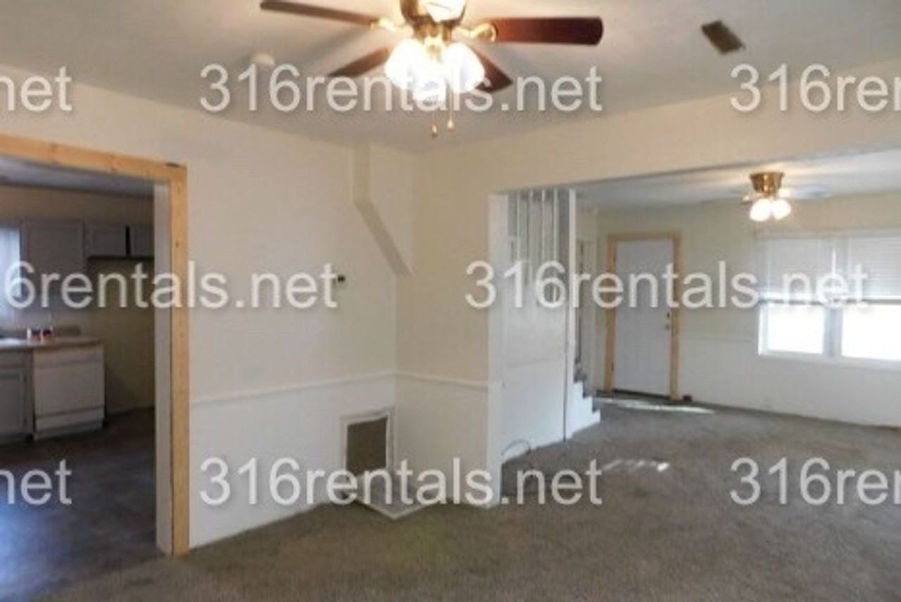 621 Osage St - Photo 3 of 15