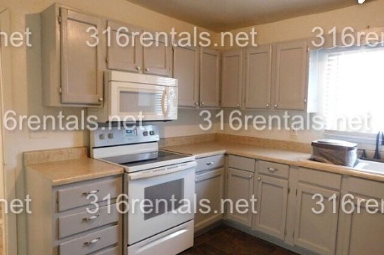 621 Osage St - Photo 4 of 15