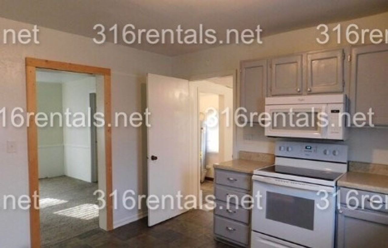 621 Osage St - Photo 5 of 15