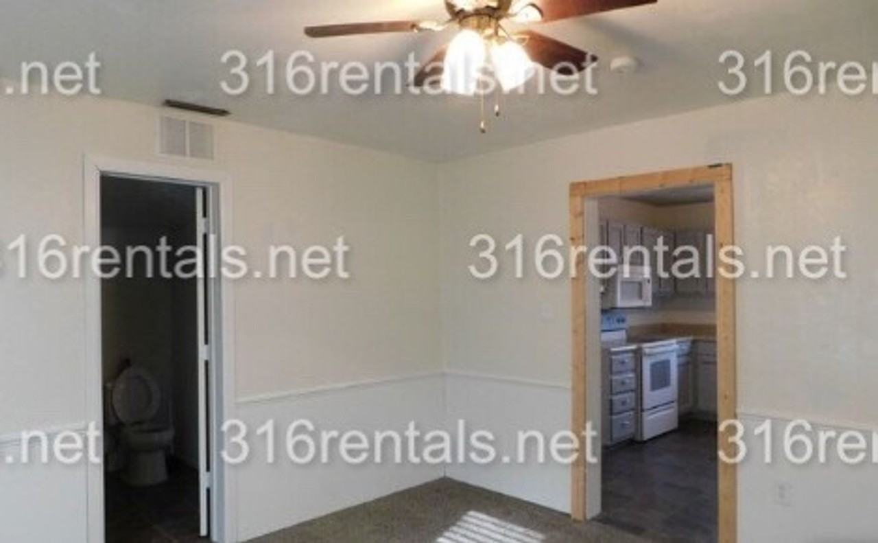 621 Osage St - Photo 7 of 15