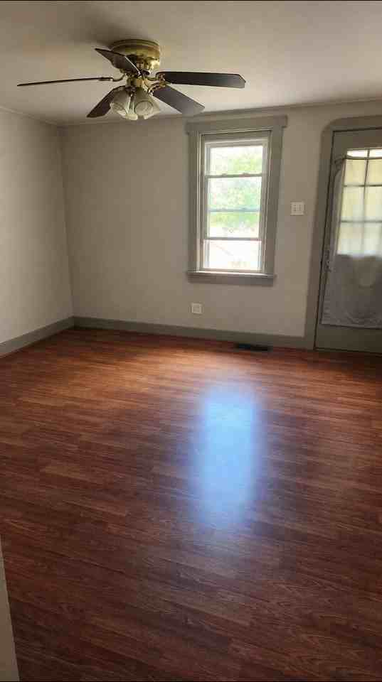 802 Western Ave - Photo 4 of 6