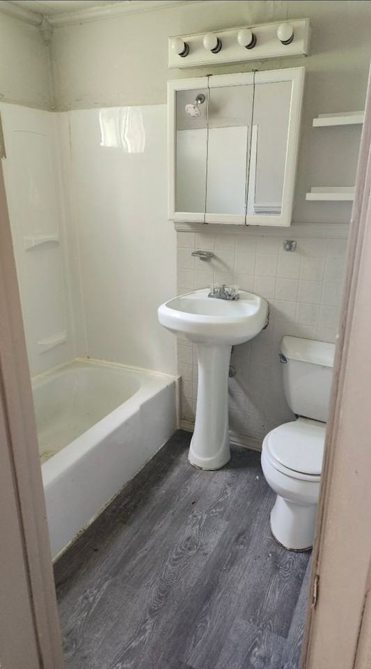 802 Western Ave - Photo 6 of 6