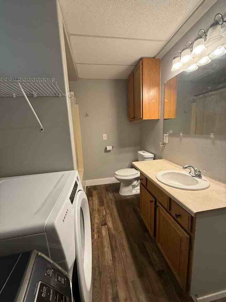 529 S Dakota St - Photo 7 of 25