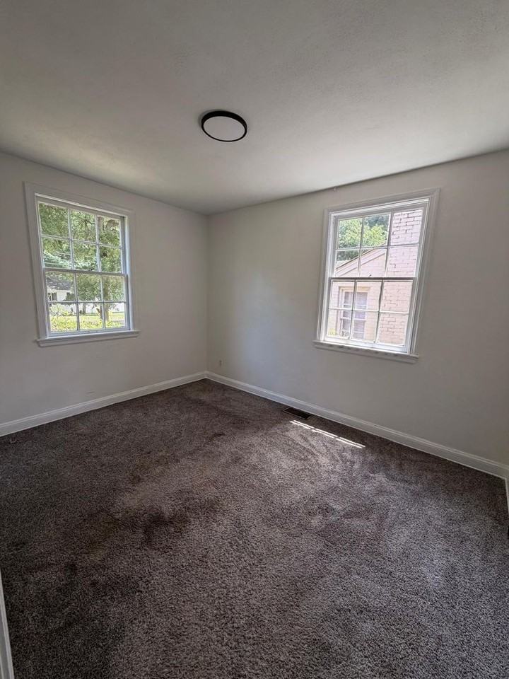 122 Oak Forest Dr - Photo 4 of 6