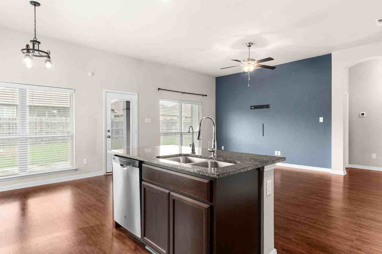 1310 Lilac Ledge Dr - Photo 6 of 15