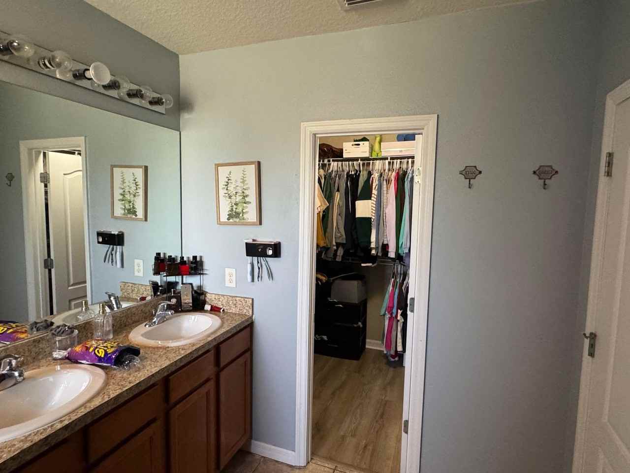 817 Ashentree Dr - Photo 3 of 32
