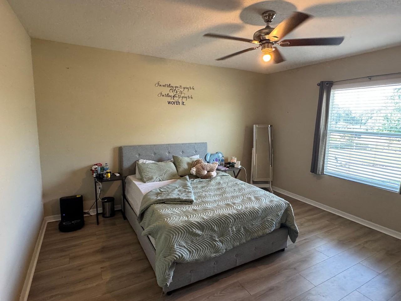 817 Ashentree Dr - Photo 4 of 32