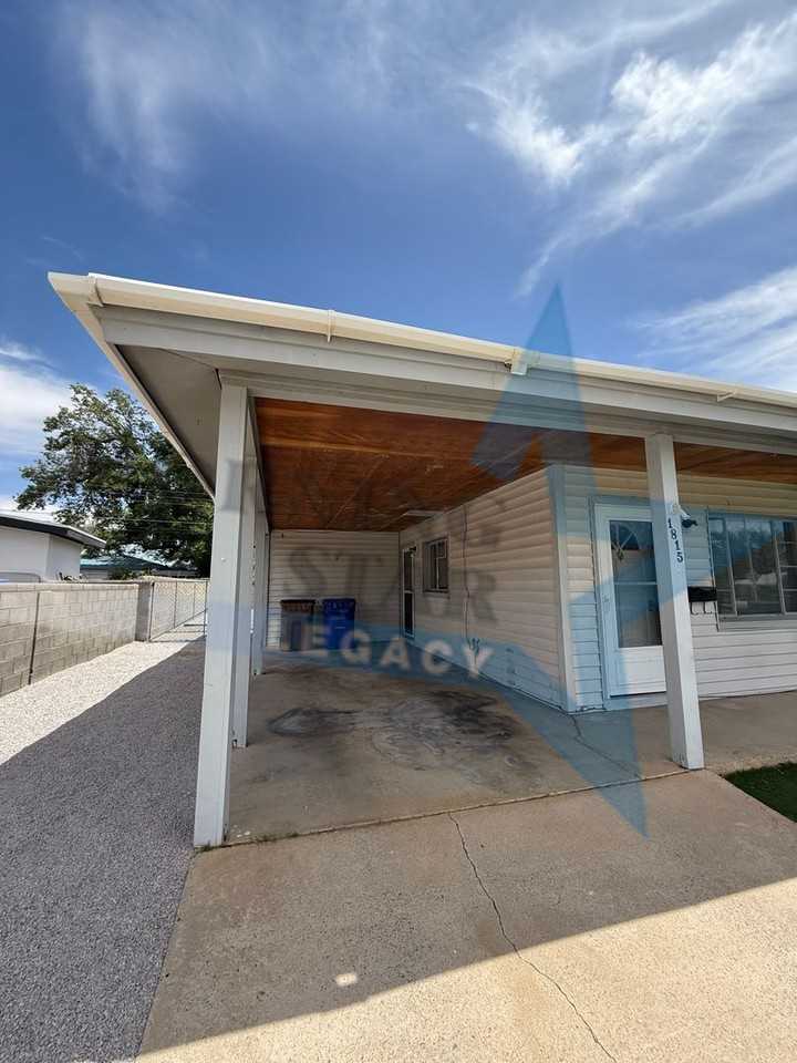 1815 Boston Dr - Photo 2 of 24