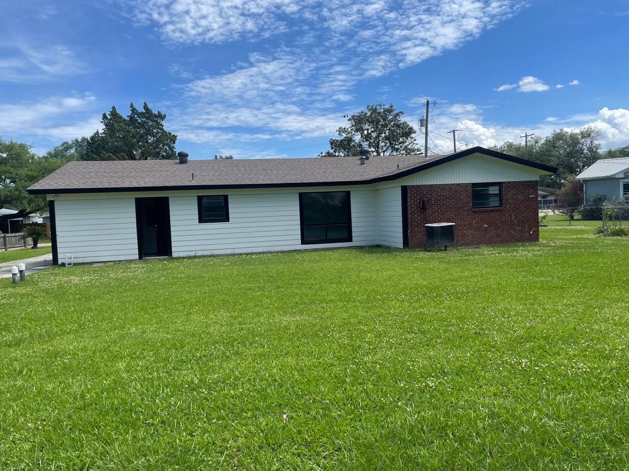 211 San Jose St - Photo 2 of 16