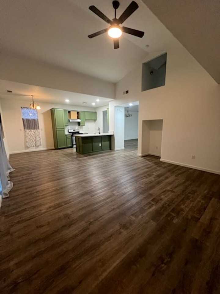 2020 Golden Way - Photo 2 of 9