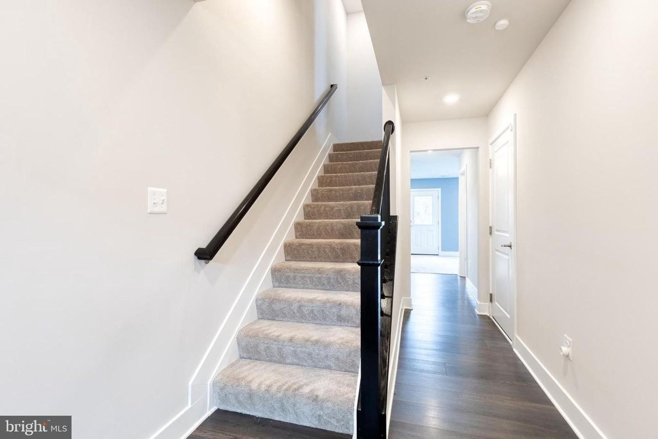 2006 Ivory Brook Rd - Photo 4 of 35