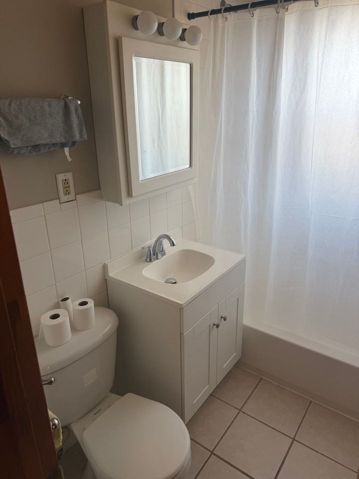 7952 S Ashland Ave - Photo 4 of 6