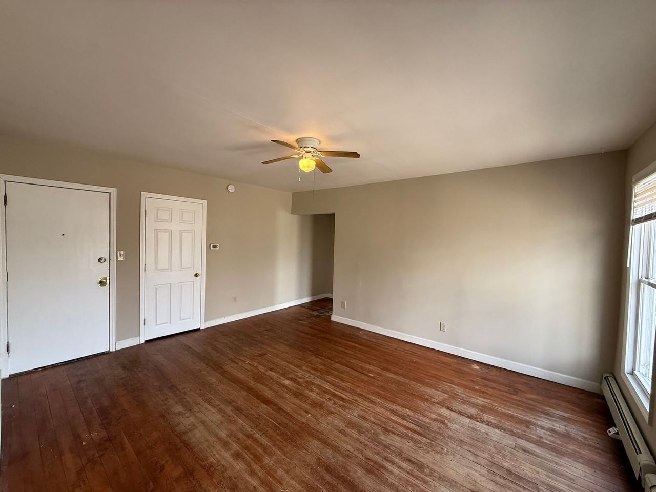 562 Edmund Ave - Photo 5 of 11