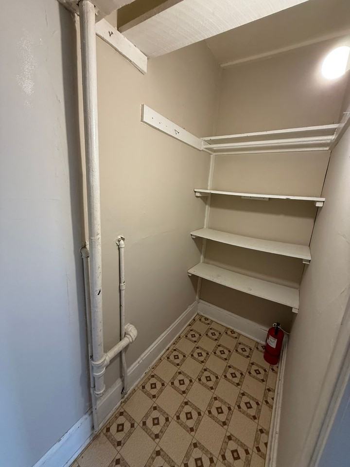 562 Edmund Ave - Photo 6 of 11