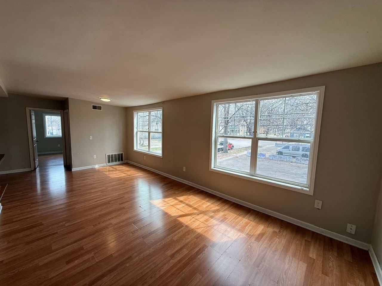 555-565 N Kent St - Photo 5 of 29