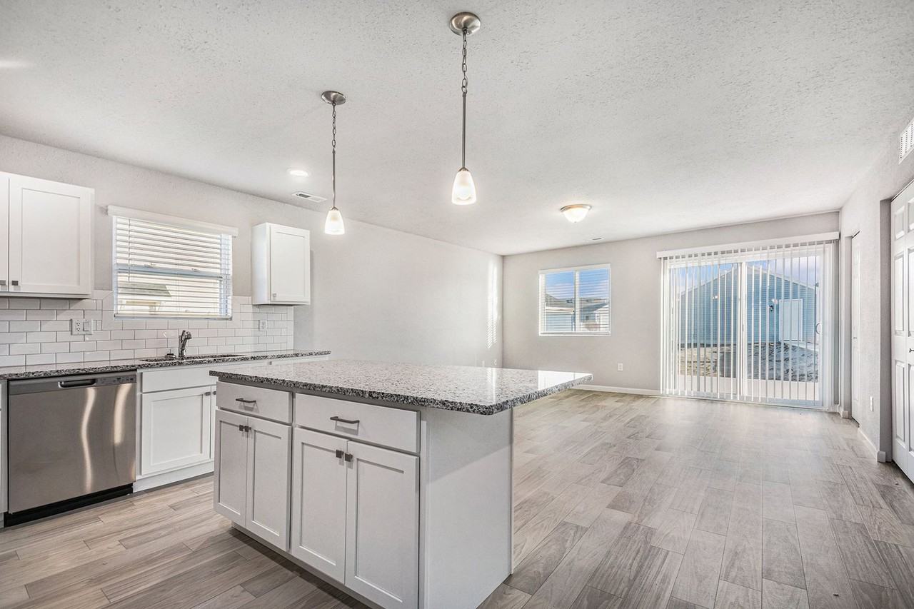 619 W Marion St - Photo 7 of 20