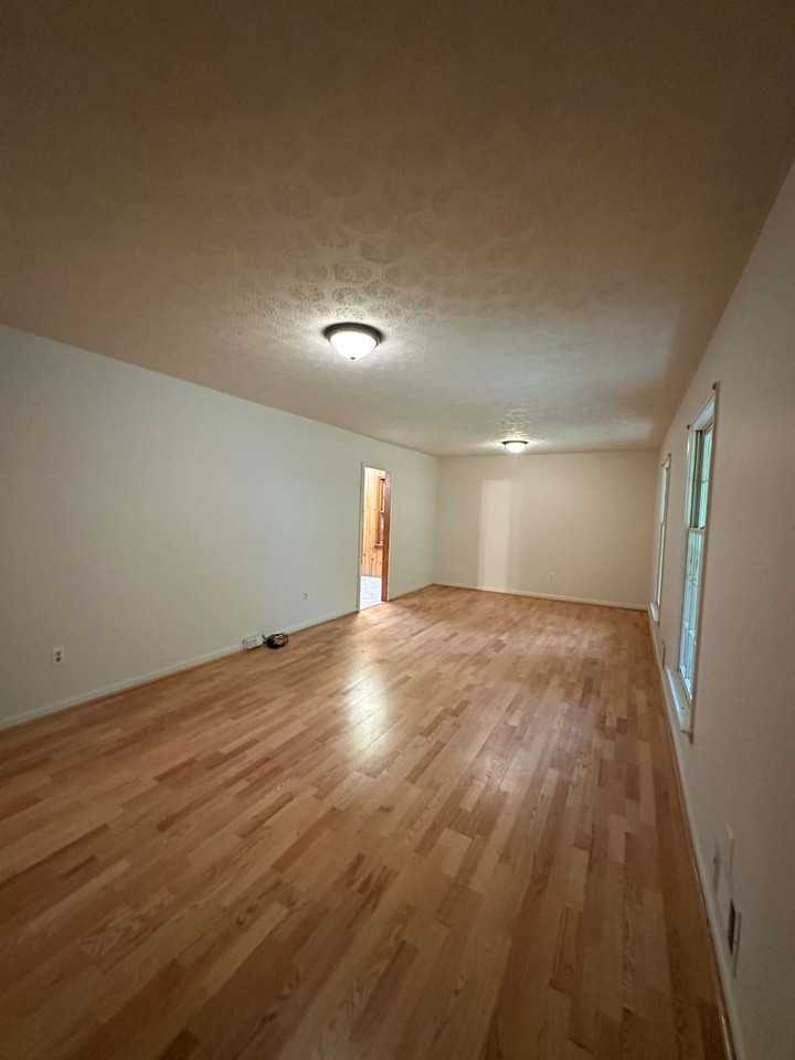 375 Segrest Cir - Photo 3 of 36