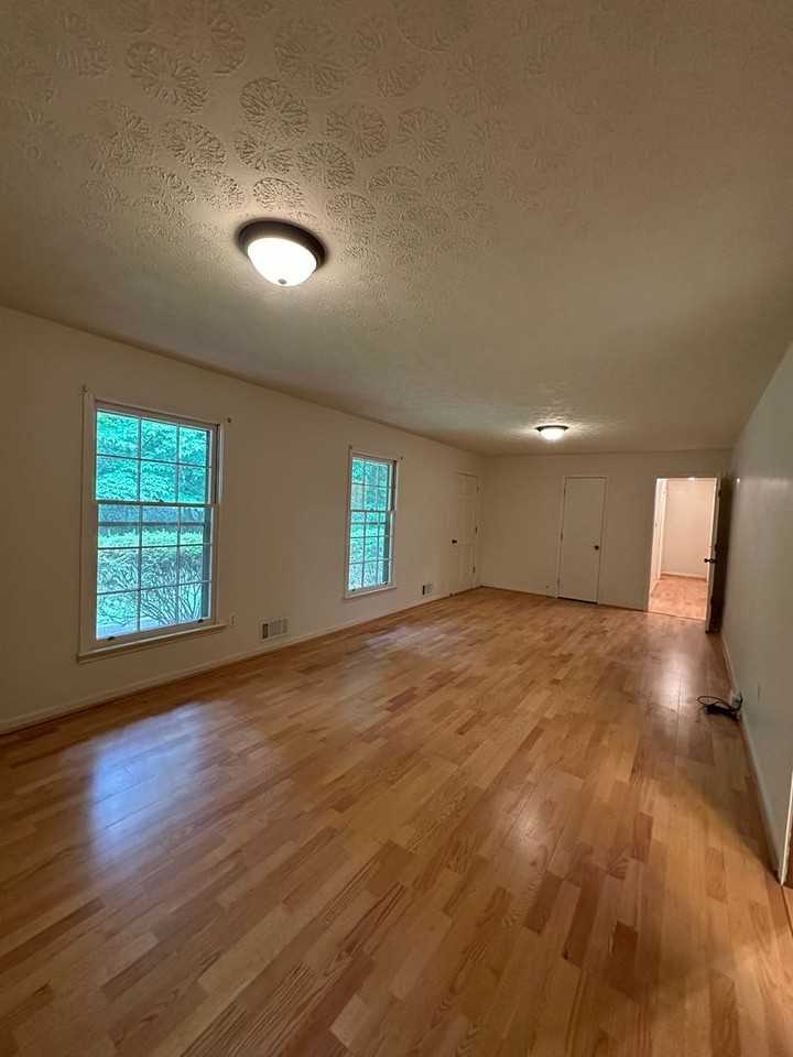 375 Segrest Cir - Photo 5 of 36