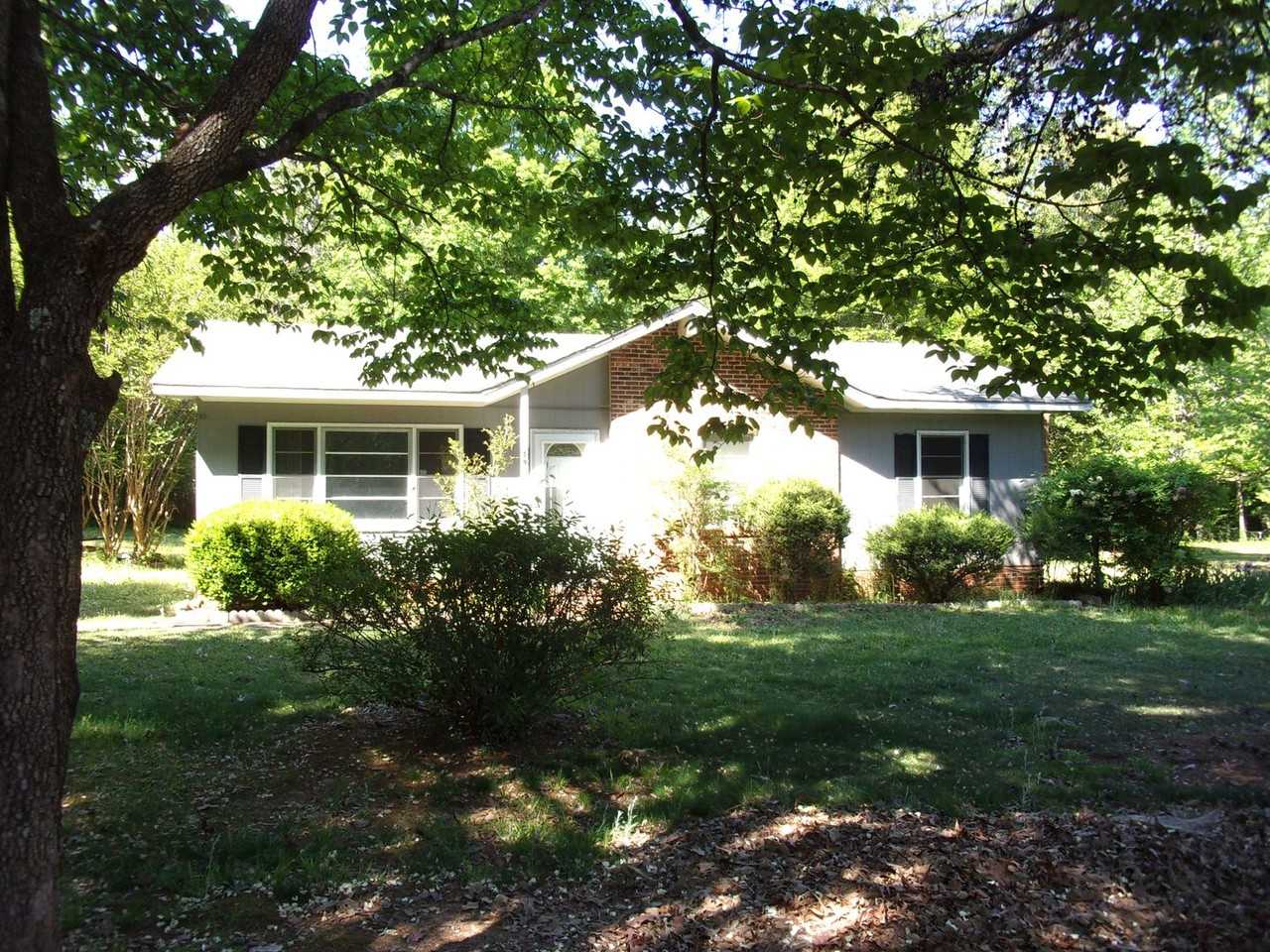 5570 Old York Rd - Photo 2 of 15