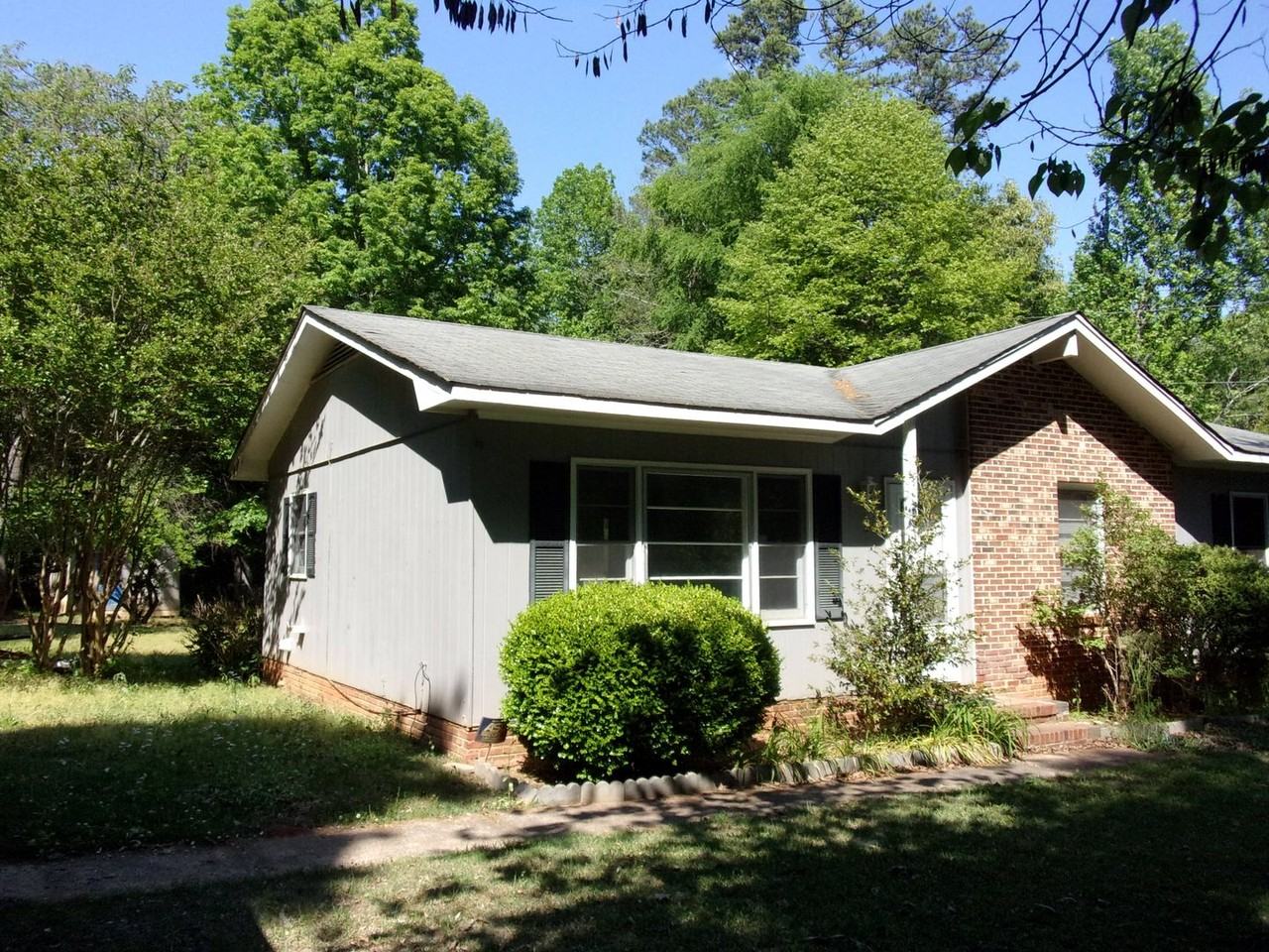 5570 Old York Rd - Photo 3 of 15