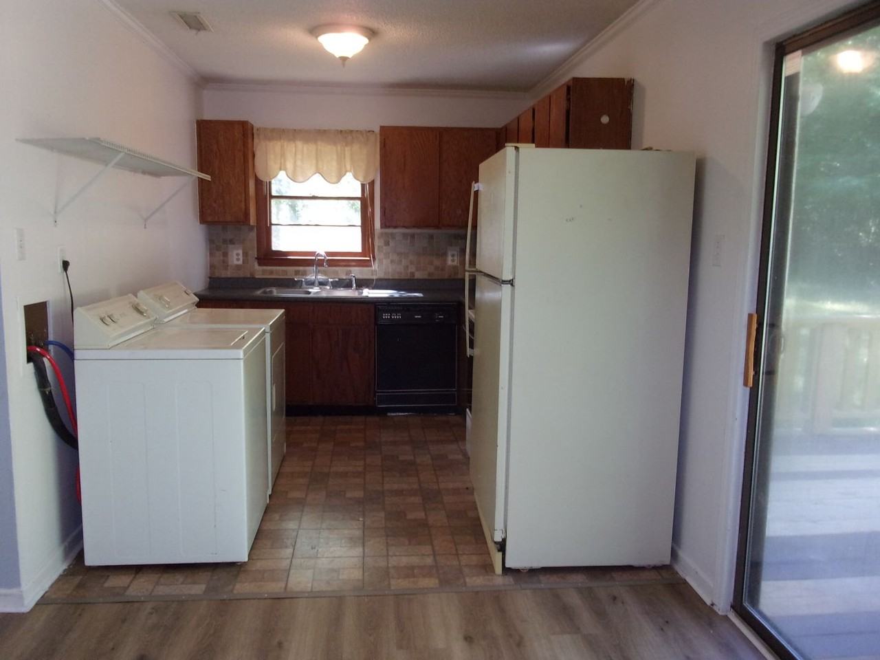 5570 Old York Rd - Photo 6 of 15