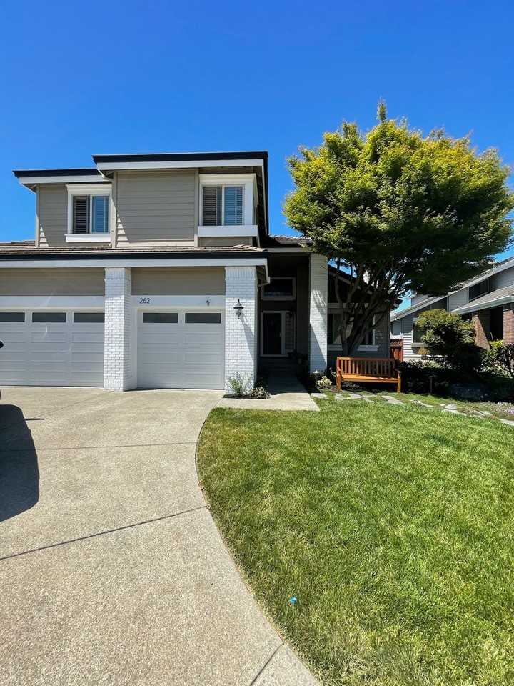 262 Canyon Lakes Pl - Photo 3 of 44