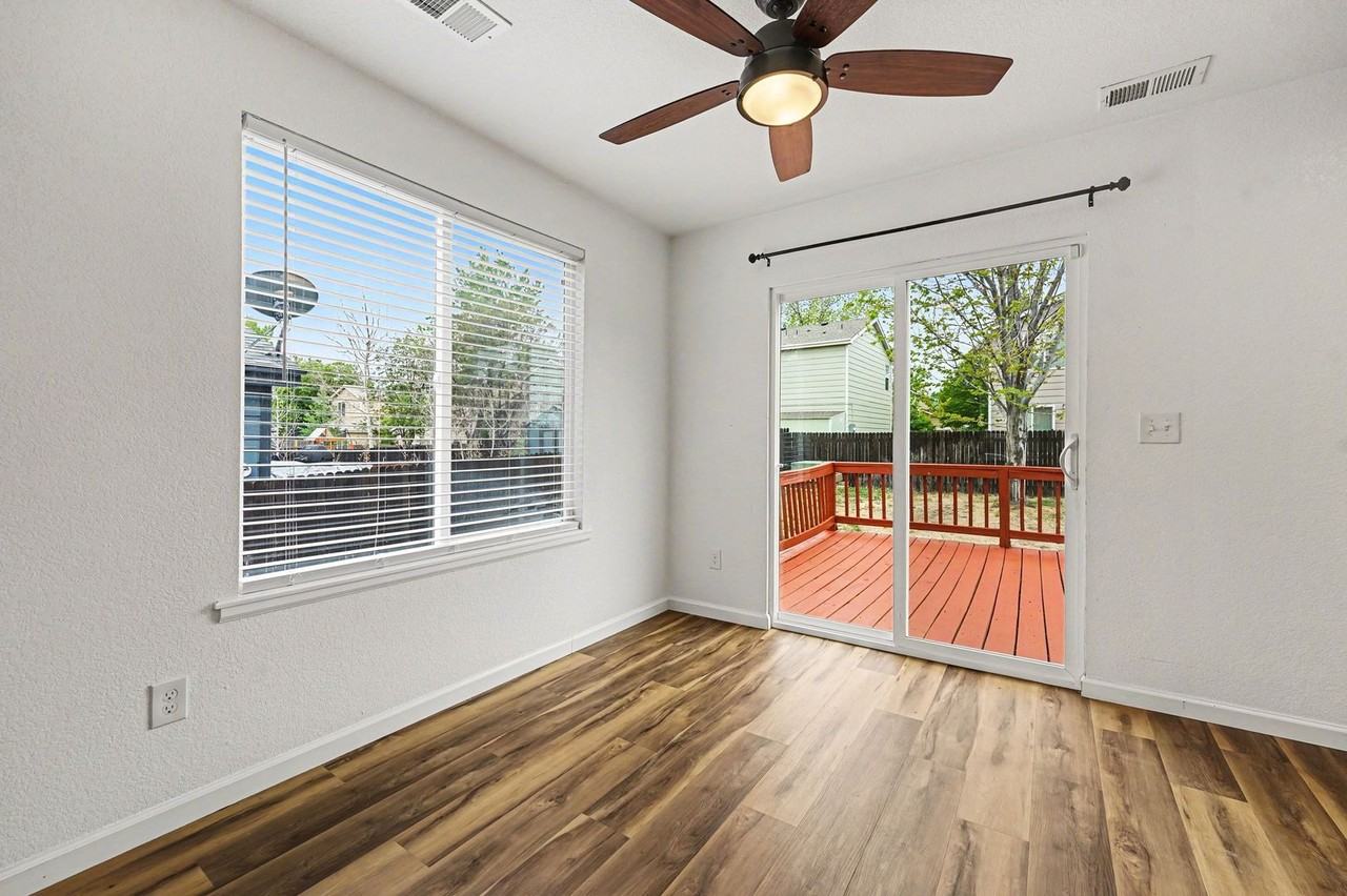 10129 Glencoe Ct - Photo 6 of 21