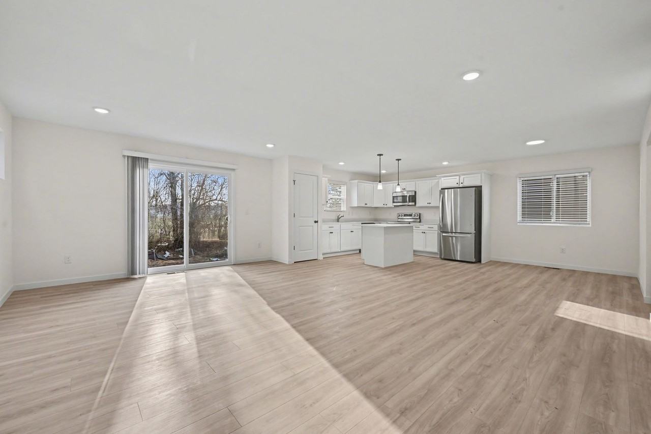 350 Sherman St - Photo 5 of 22