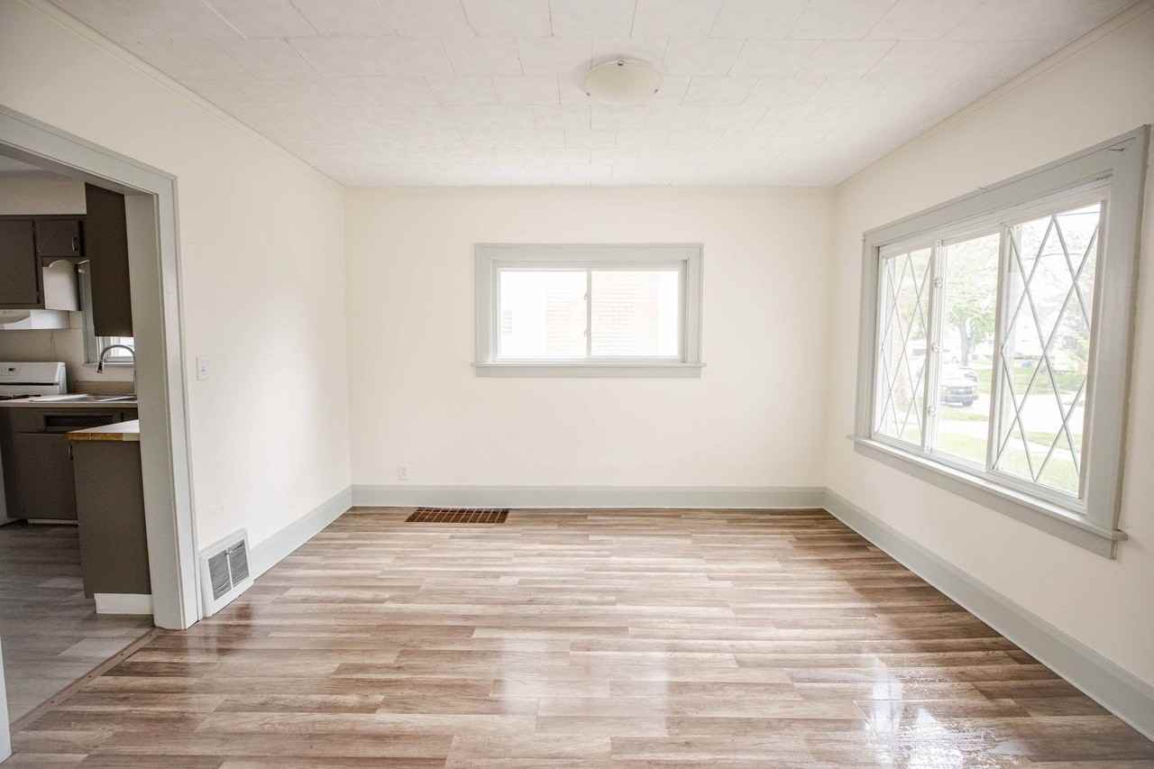 1938 Fernwood Ave - Photo 7 of 32