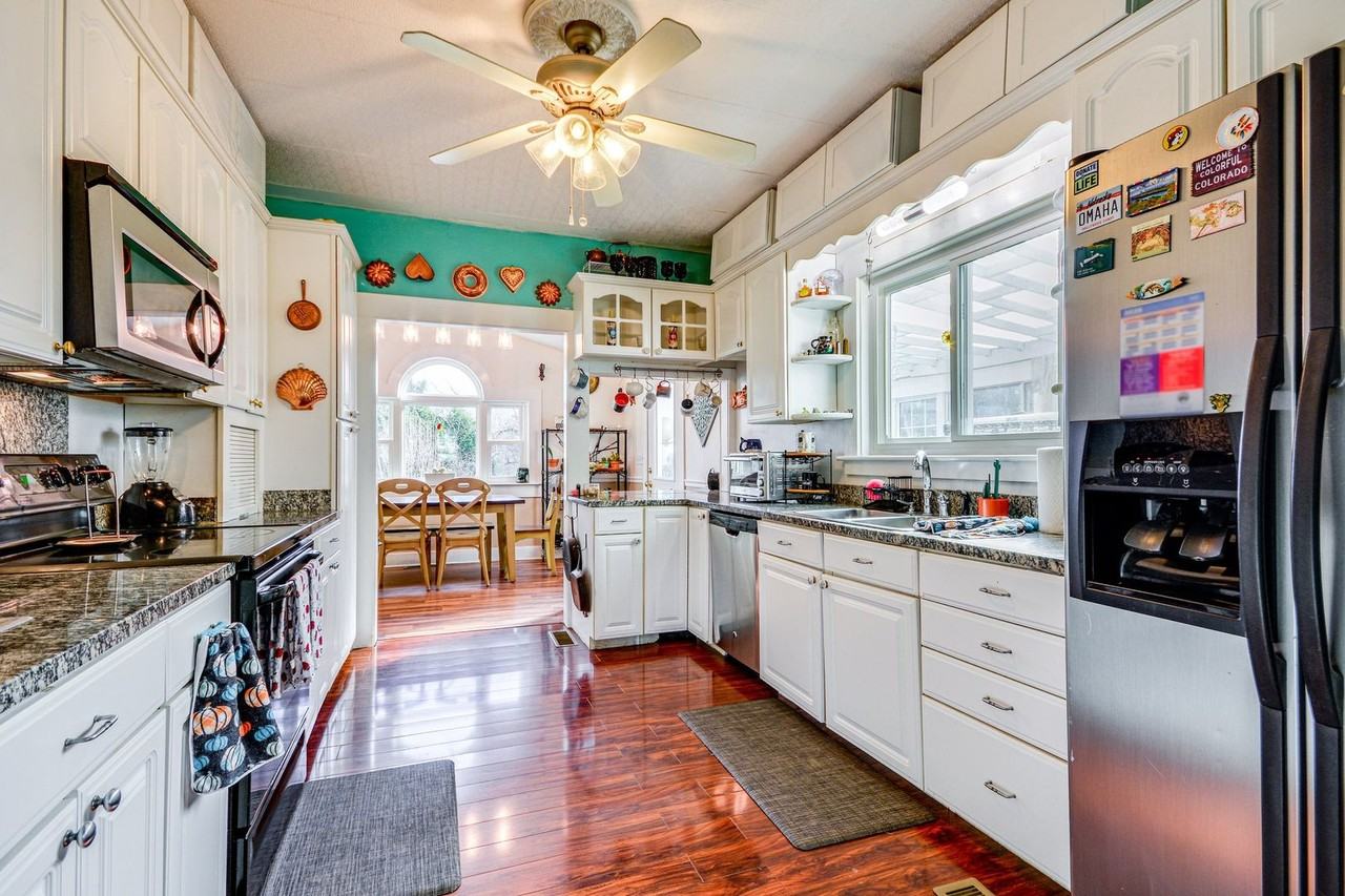 1020 Mitchell St - Photo 5 of 31
