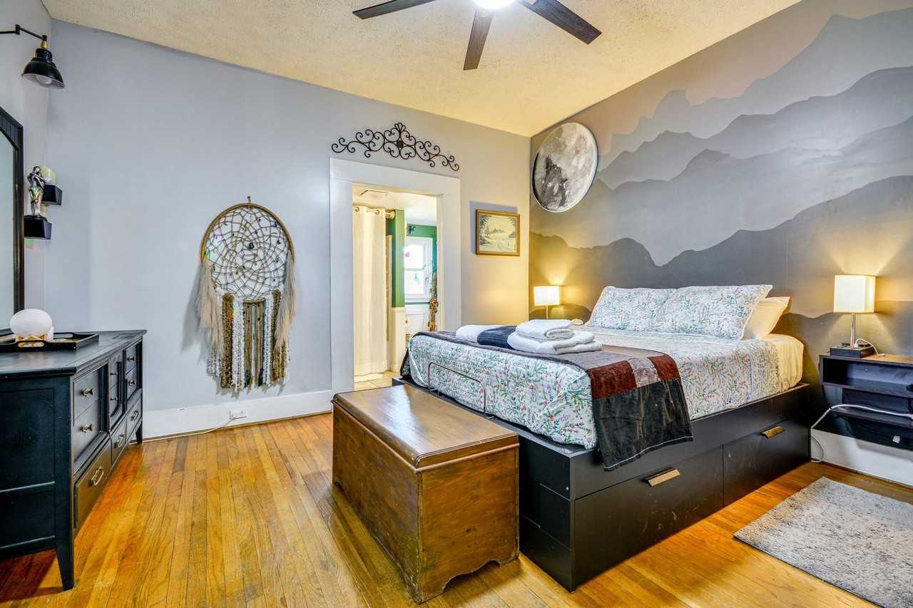 1020 Mitchell St - Photo 6 of 31
