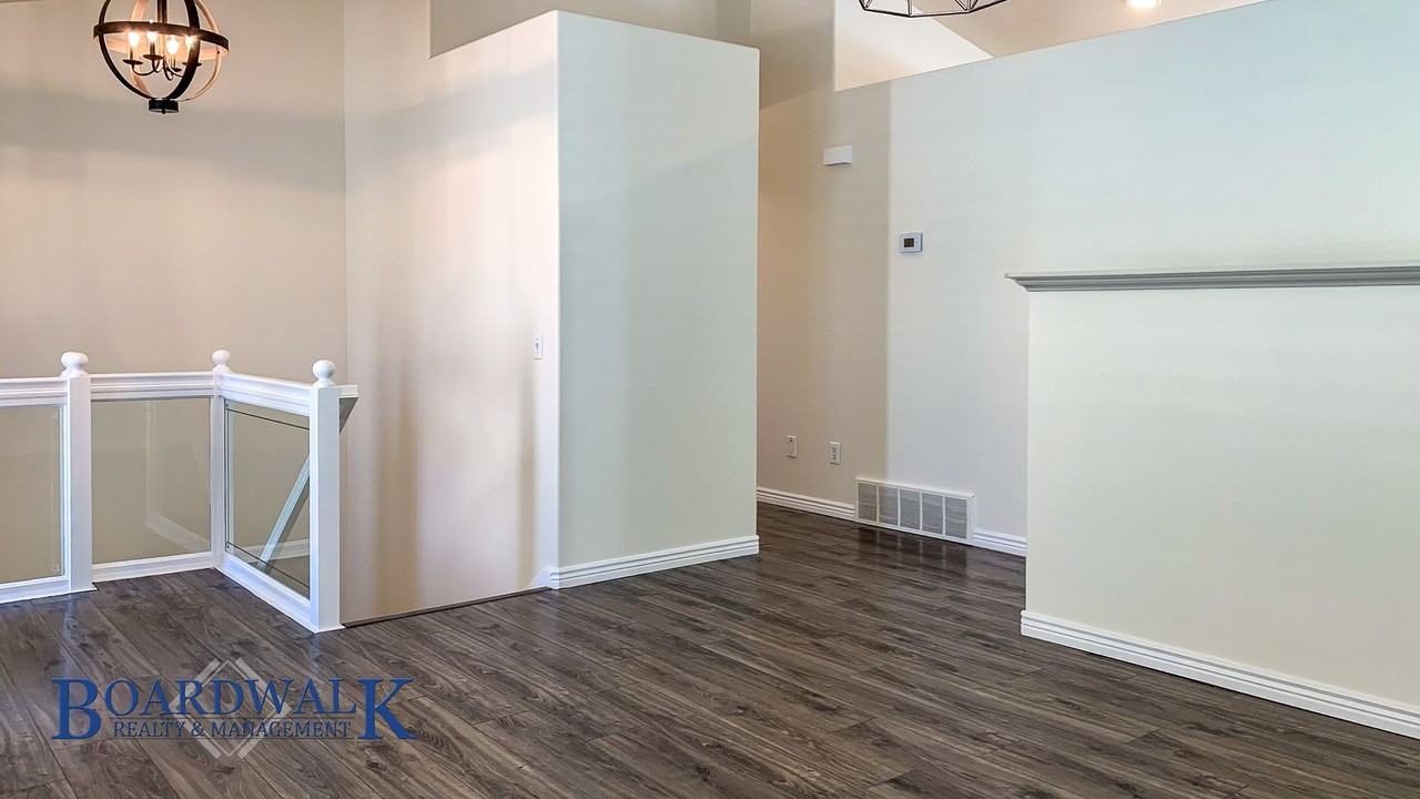 1934 E Wasatch Blvd - Photo 6 of 50