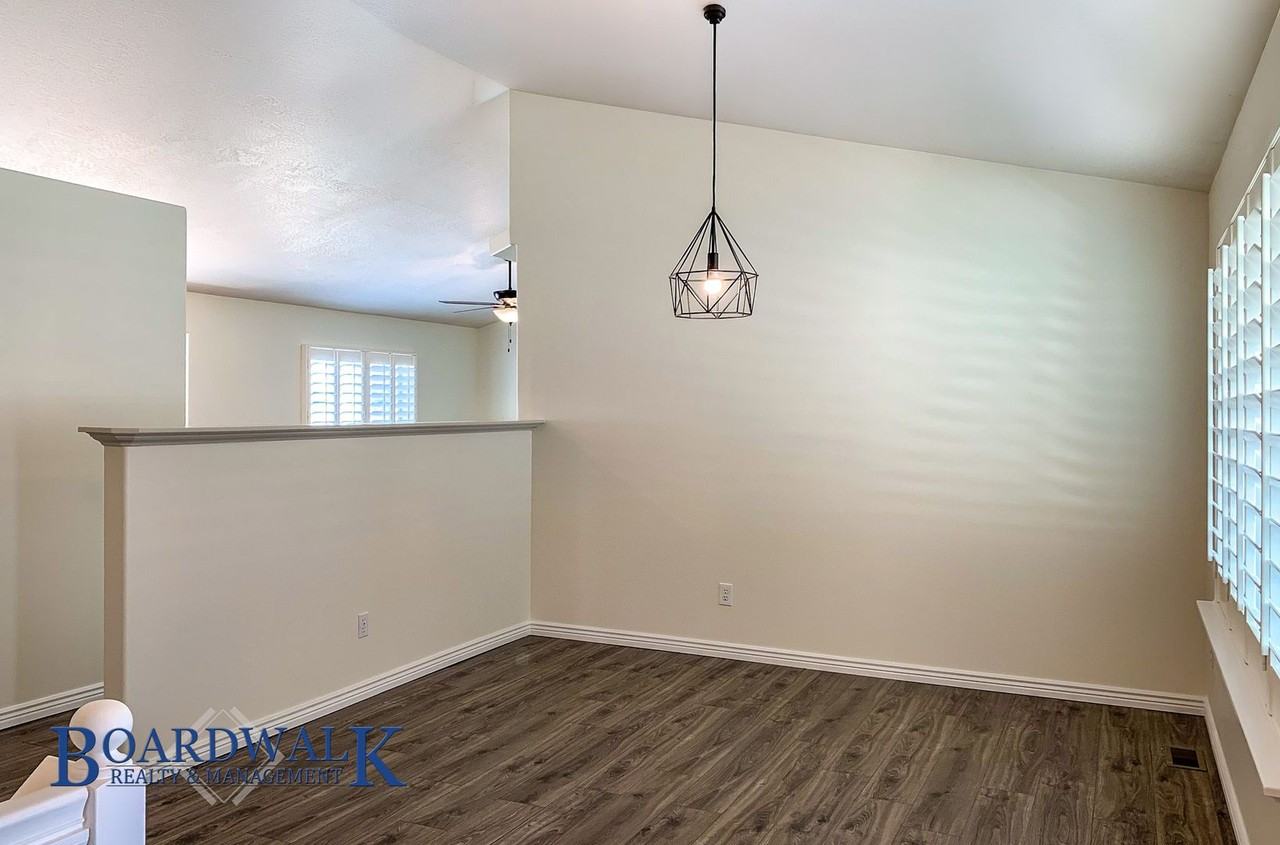 1934 E Wasatch Blvd - Photo 7 of 50