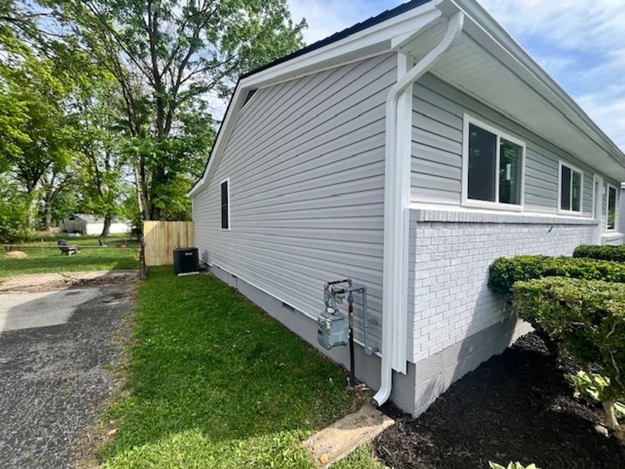 6109 Toebbe Ln - Photo 4 of 7