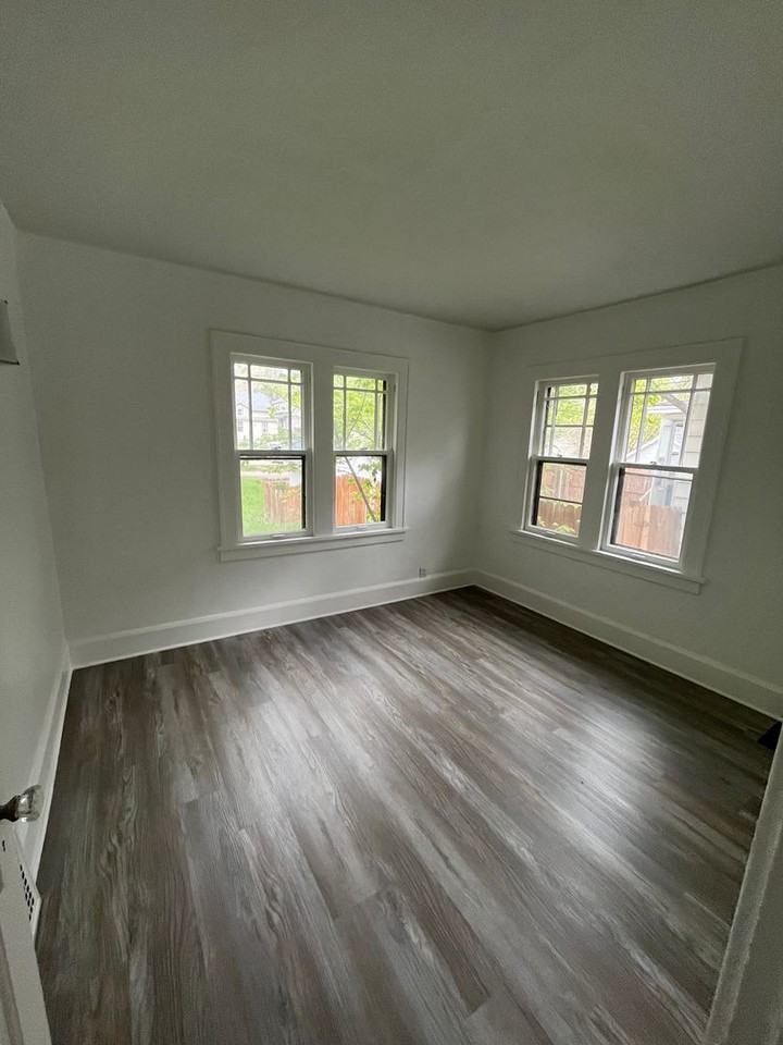 330 King St - Photo 6 of 13