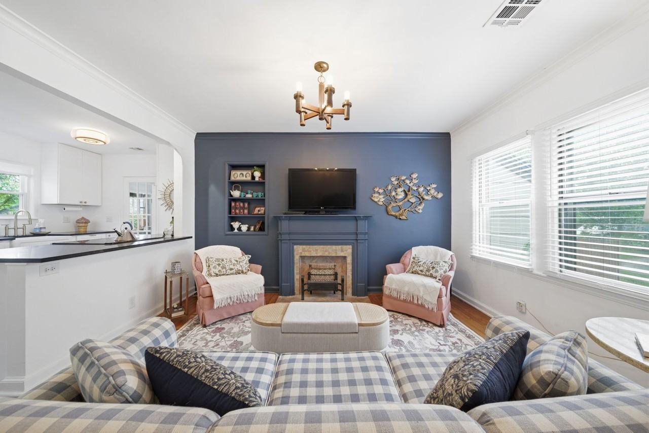 1336 S Oswego Ave - Photo 7 of 31